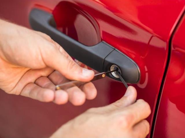 Потерял ключи от машины: Как вскрыть авто
